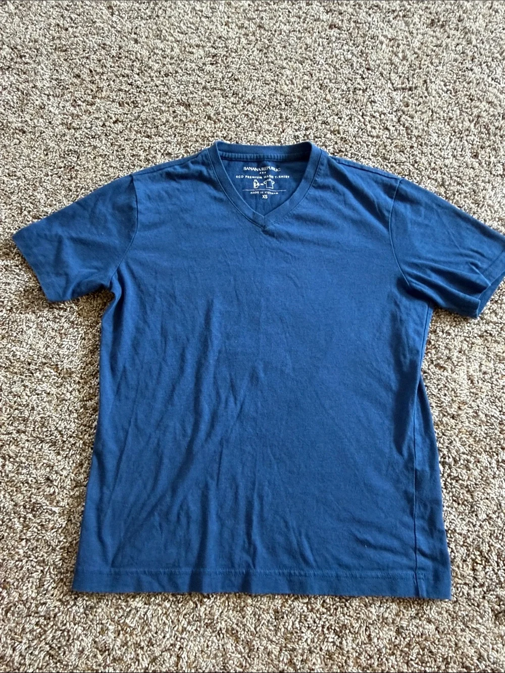 Banana Republic Men’s V-Neck Tees in Navy Blue and Light Red